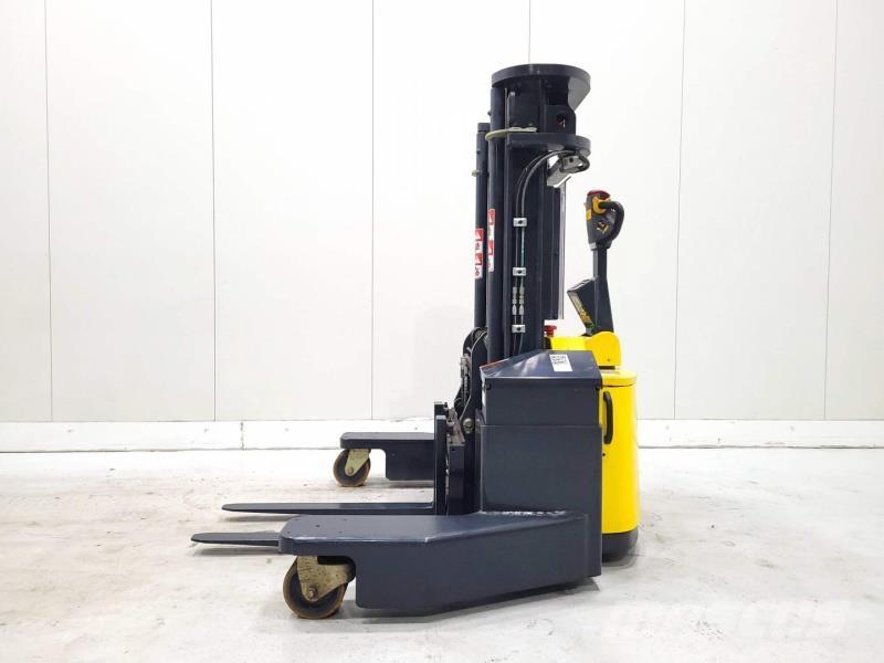Combilift WR4 Wózki typu Reachstacker