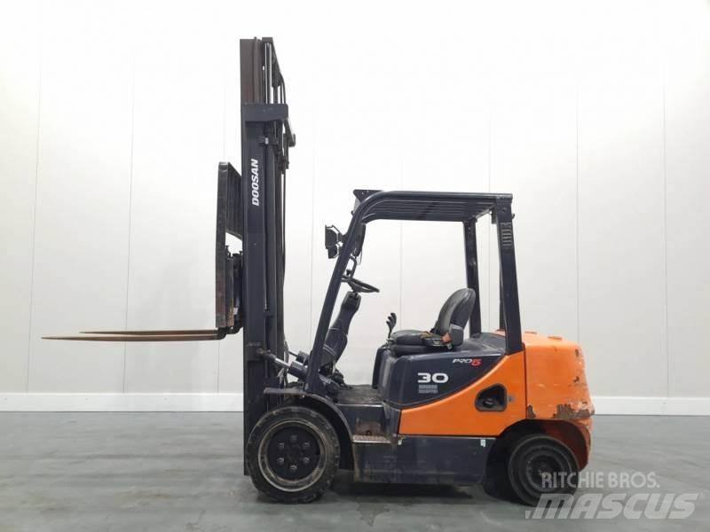 Doosan D30S-5 Wózki Diesla