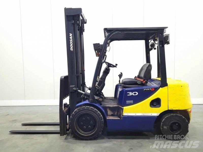 Doosan D30S-5 Wózki Diesla