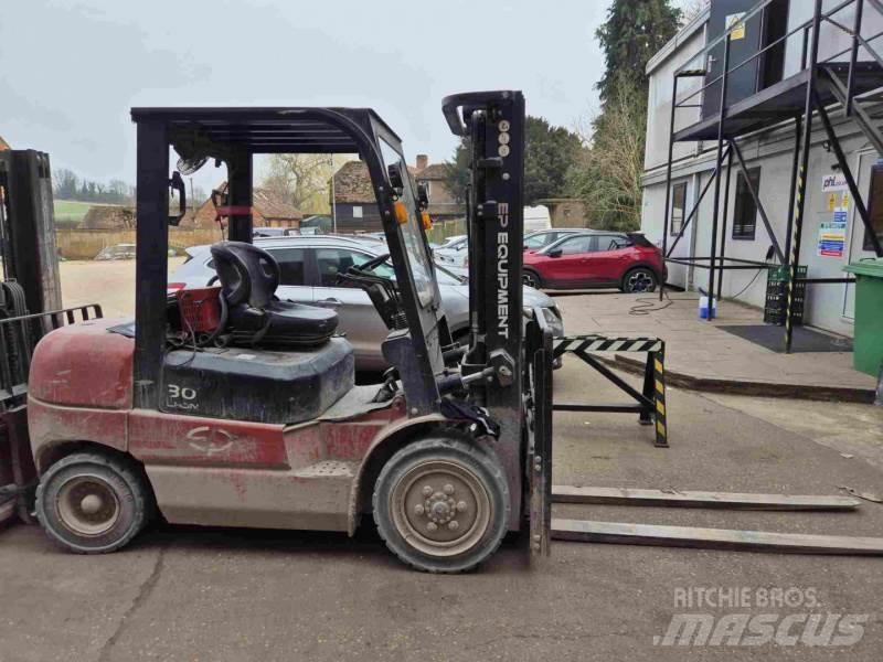 EP EFL302 410 Wózki elektryczne