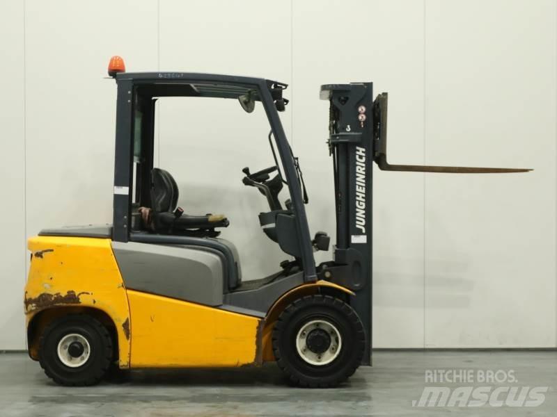 Jungheinrich DFG 425 Wózki Diesla