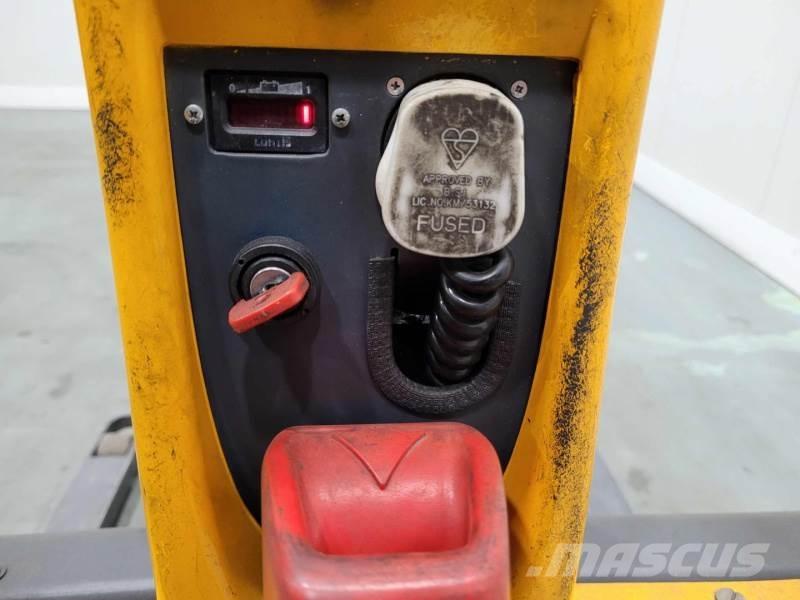Jungheinrich EMC B10 Wózki widłowe unoszące z dyszlem