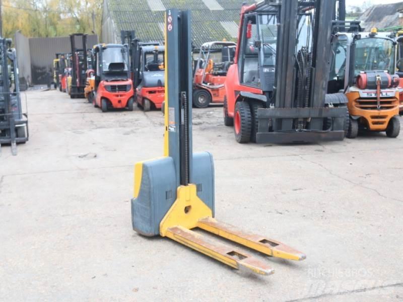 Jungheinrich EMC110 Wózki paletowe ręczne.