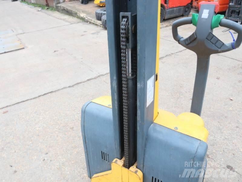 Jungheinrich EMC110 Wózki paletowe ręczne.