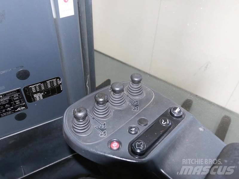 Linde R16X-02 116 Wózki widłowe wysokiego składowania