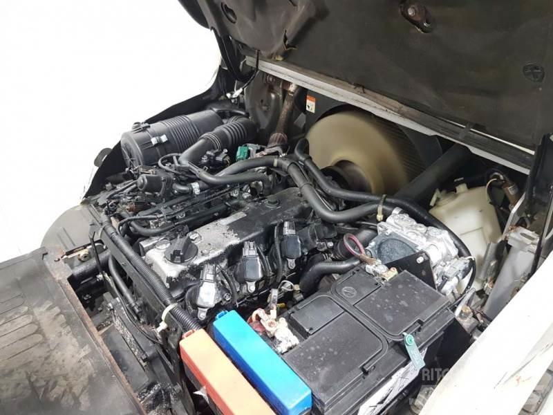 Nissan UG1F2A35DU Wózki LPG