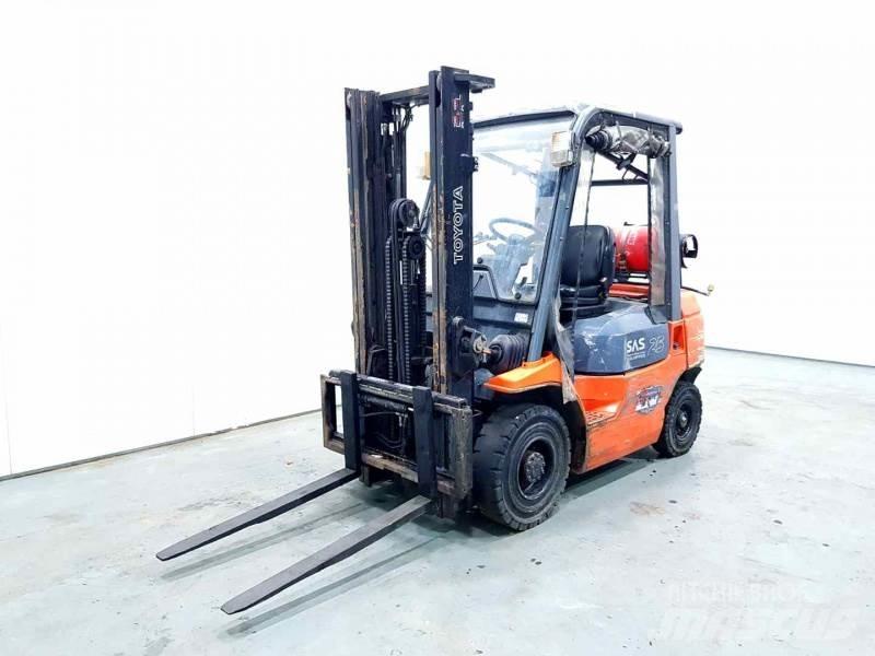 Toyota 42-7FGF25 Wózki LPG