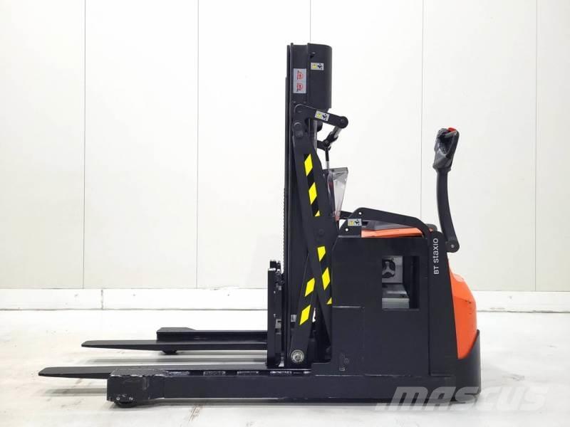 Toyota SWE120XR Wózki typu Reachstacker