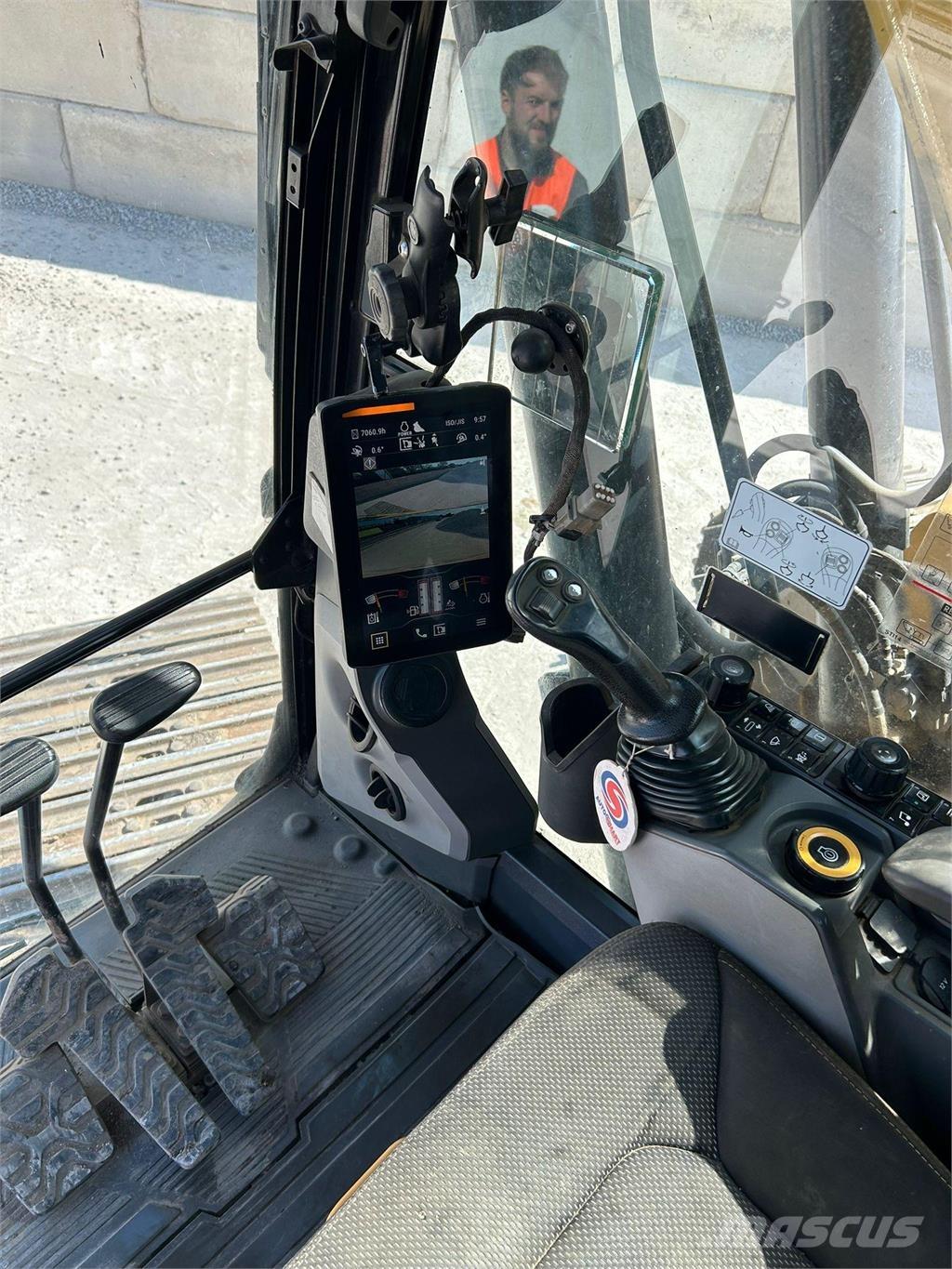 CAT 320 Koparki gąsienicowe