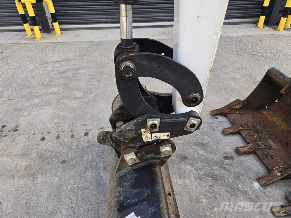 Bobcat E17 Minikoparki