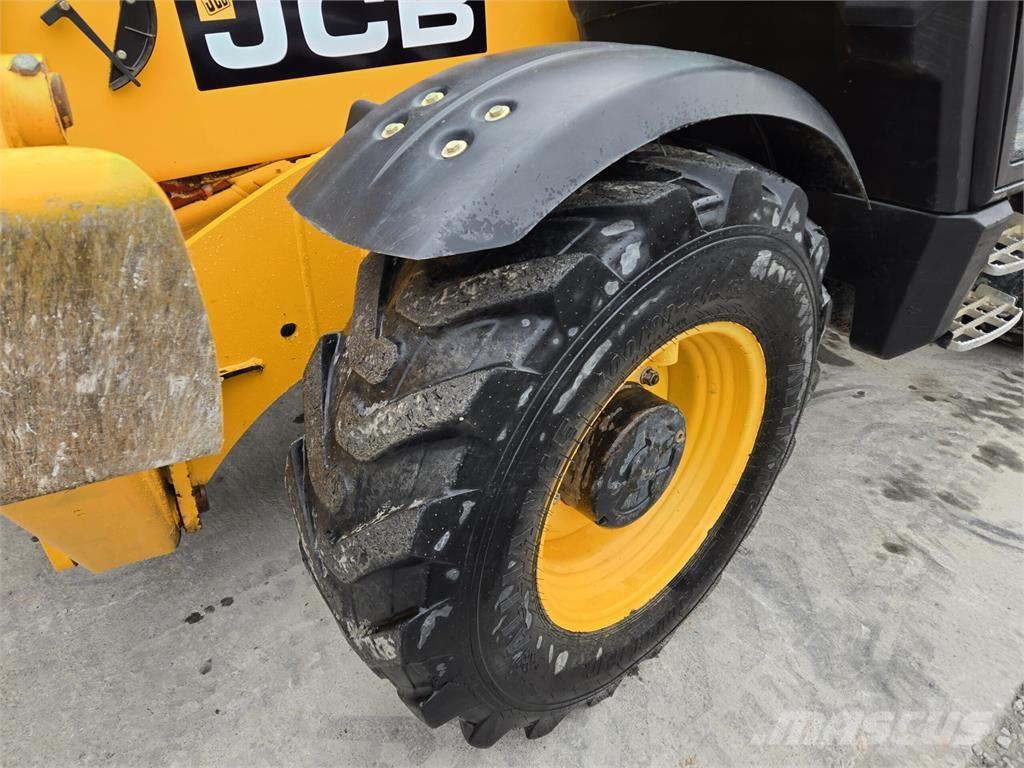 JCB 535-140 Ładowarki teleskopowe