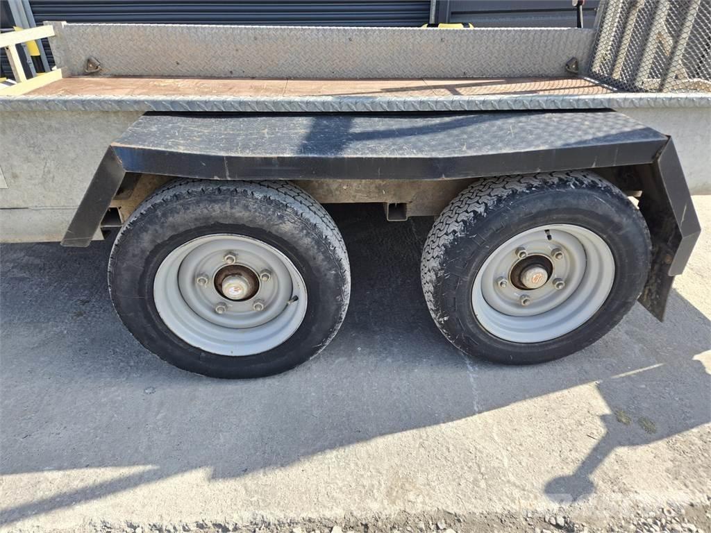   Przyczepy do transportu samochodów