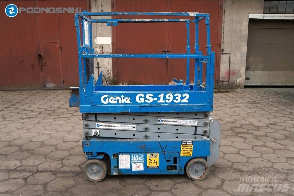 Genie 1932 Podnośniki nożycowe