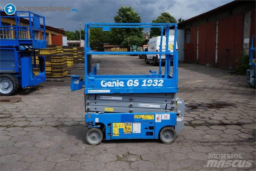 Genie 1932 Podnośniki nożycowe