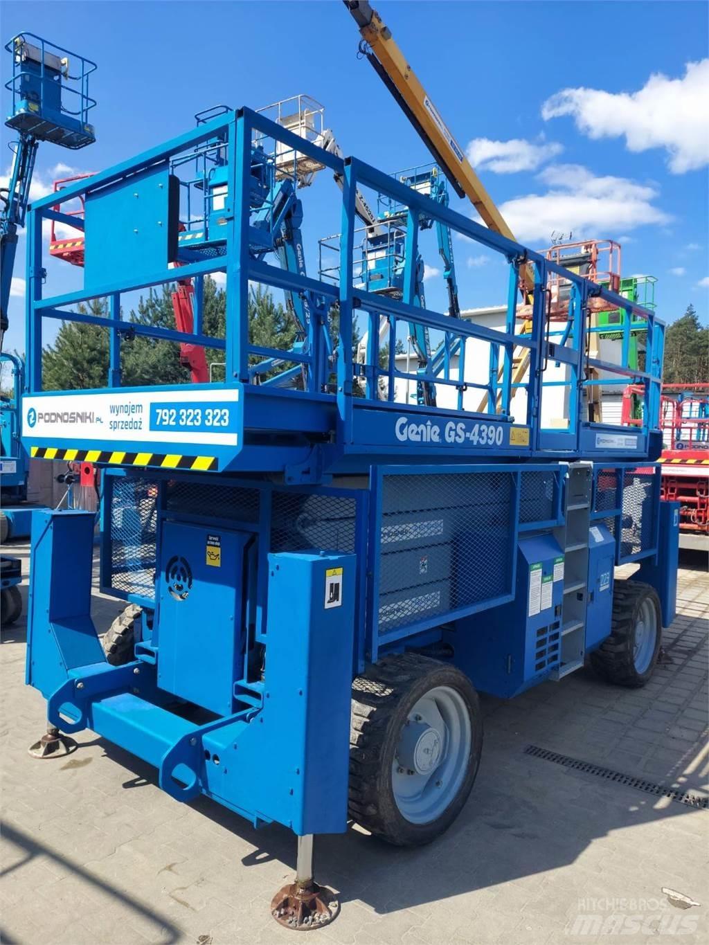 Genie GS-4390 RT Podnośniki nożycowe