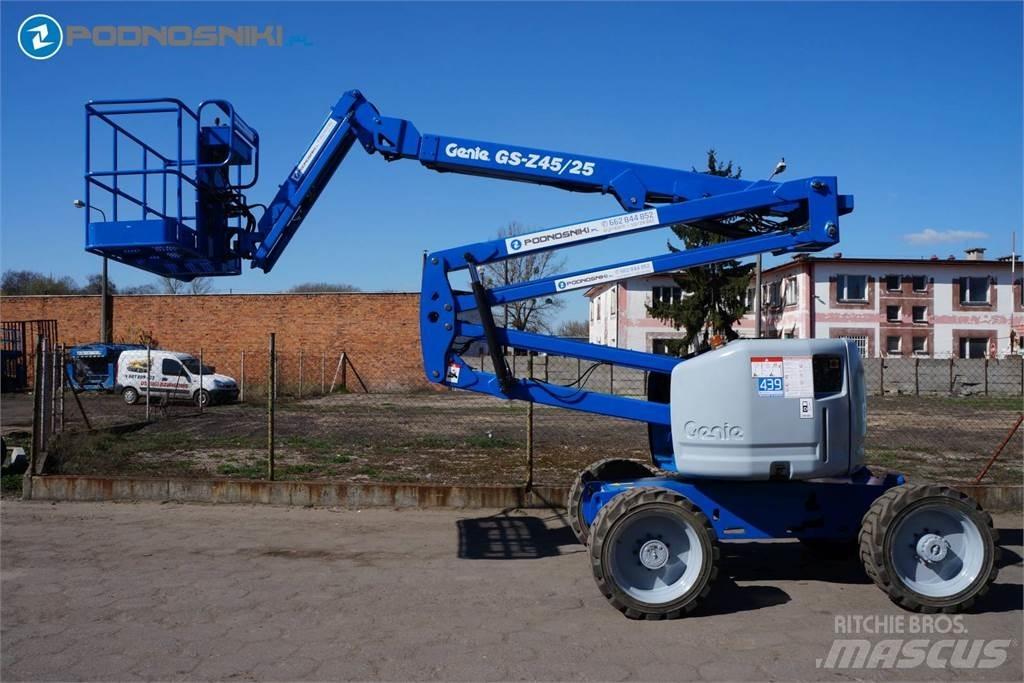 Genie Z45/25J Podnośniki przegubowe