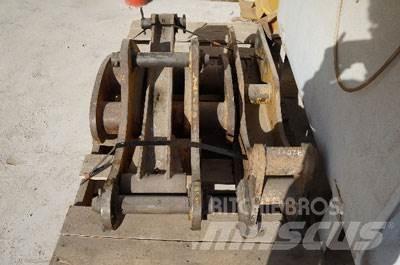 CAT 320C/DL Thumb Inne akcesoria
