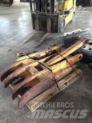 CAT 320C/DL Thumb Inne akcesoria