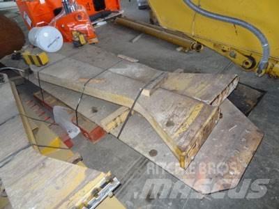 CAT 740 Tailgate Inne akcesoria