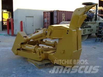 CAT D8T/R/N Ripper, S/S Inne akcesoria