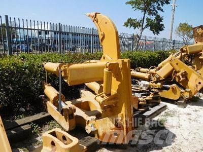 CAT D8T Ripper, S/S Inne akcesoria