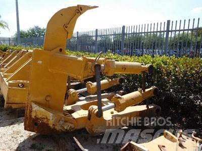 CAT D8T Ripper, S/S Inne akcesoria