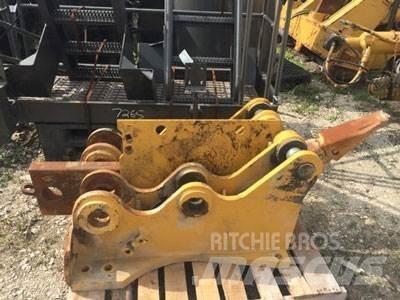 CAT D8T Ripper, S/S Inne akcesoria