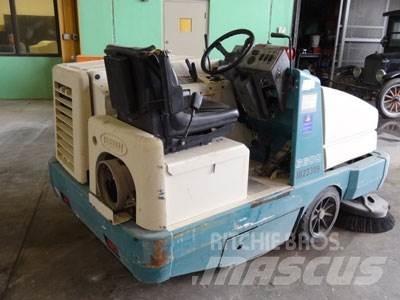 Tennant 6600LP Zamiatarki - Zgarniarki - Odśnieżarki