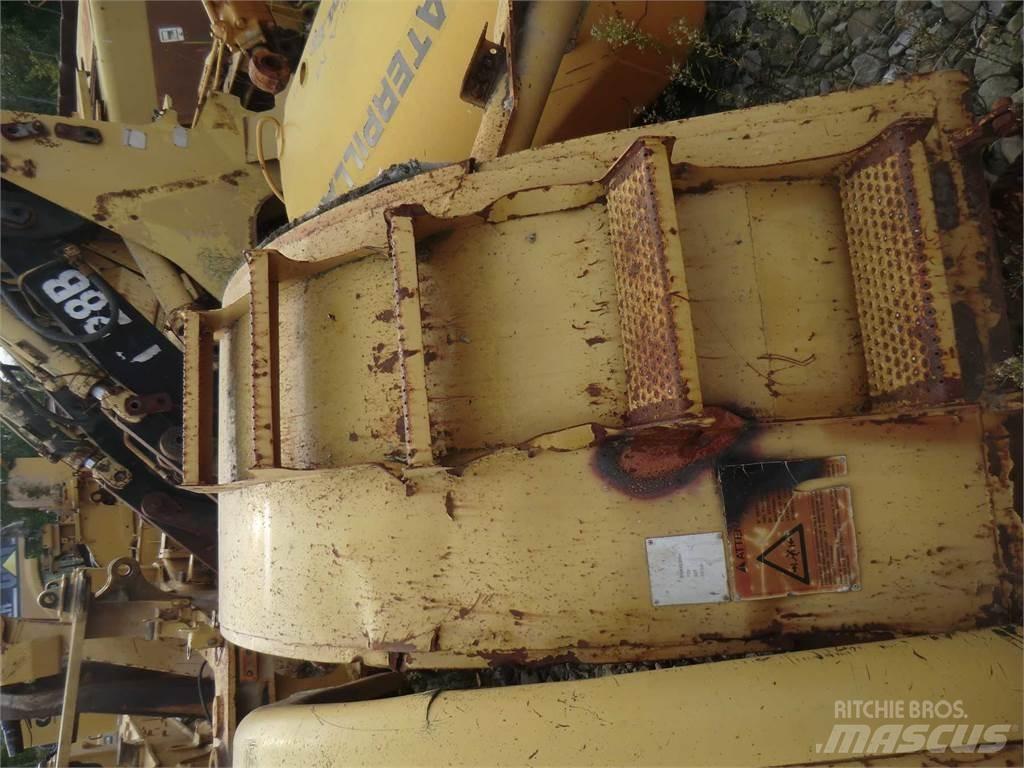 CAT 323D Ramy i zawieszenie