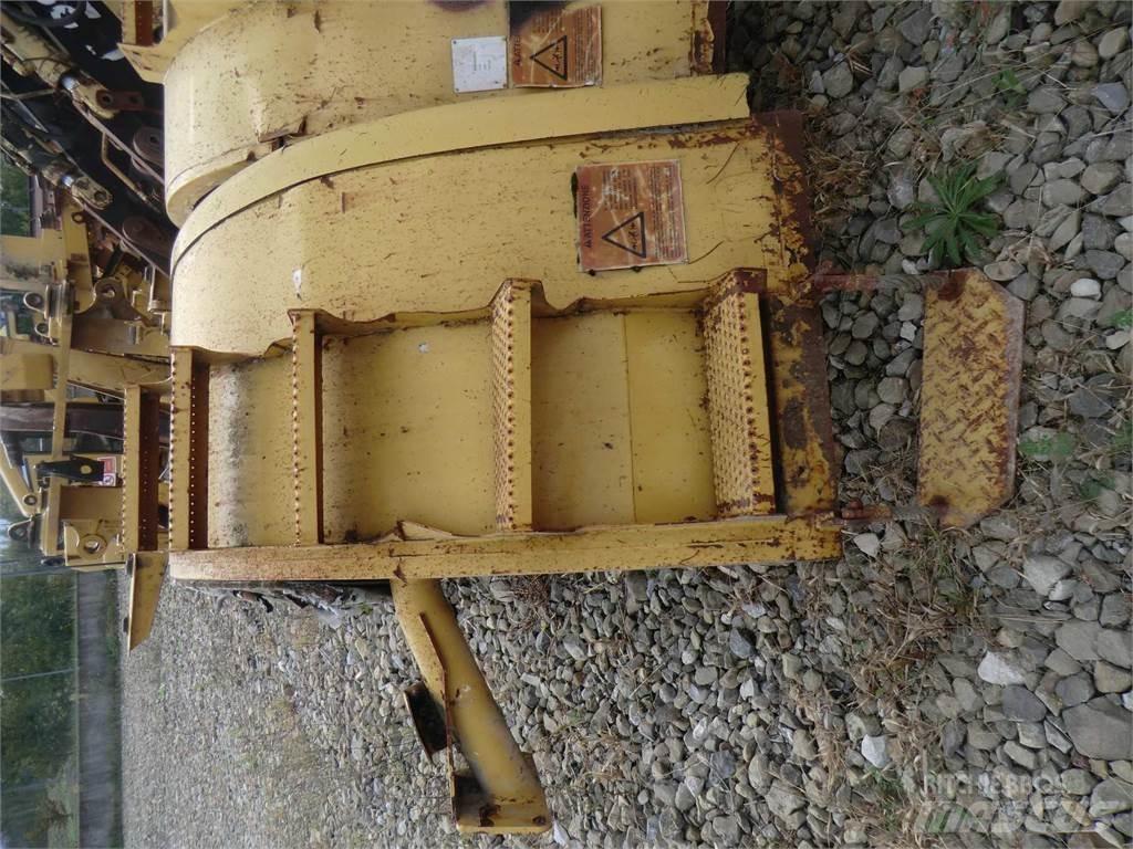 CAT 323D Ramy i zawieszenie