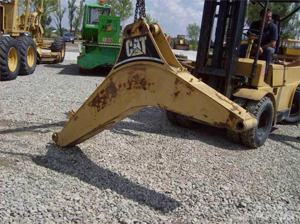 CAT 438C Ramy i zawieszenie
