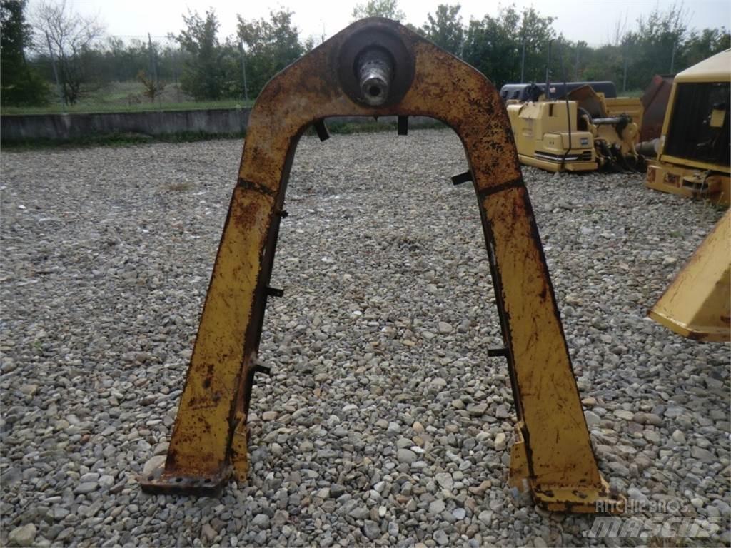 CAT 735 Ramy i zawieszenie