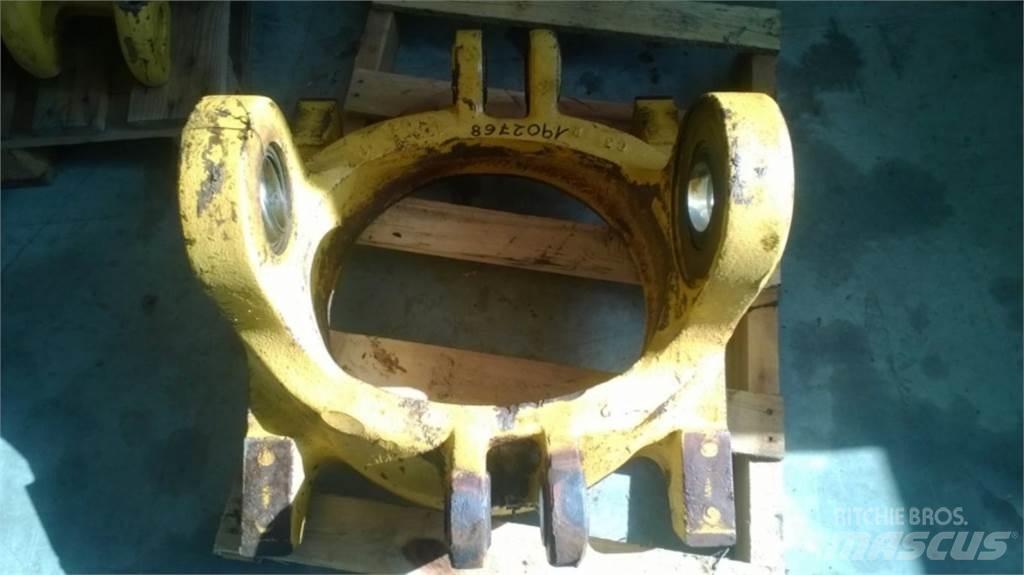 CAT 735 Ramy i zawieszenie