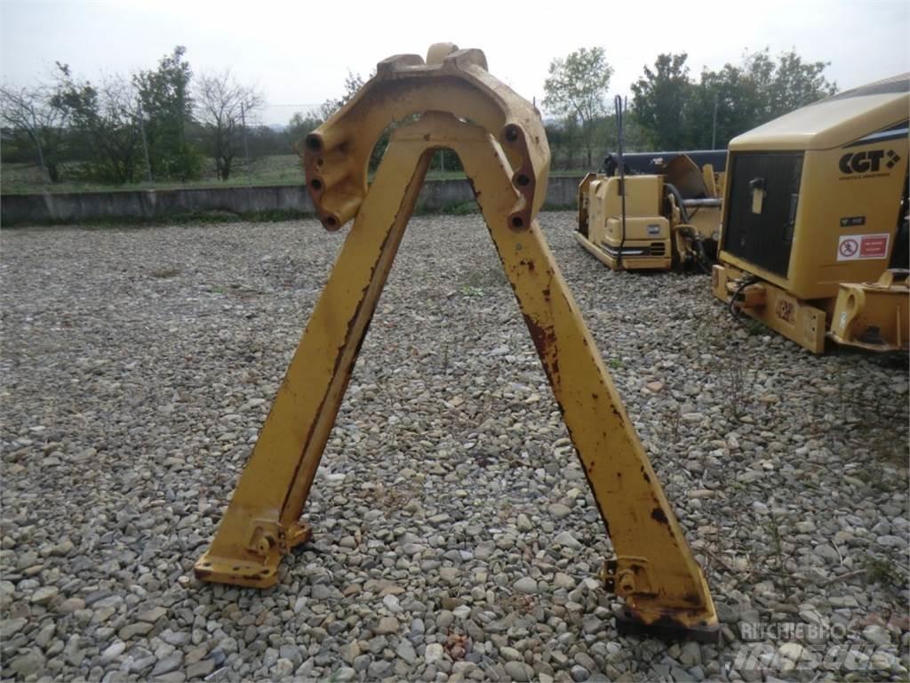 CAT 735 Ramy i zawieszenie