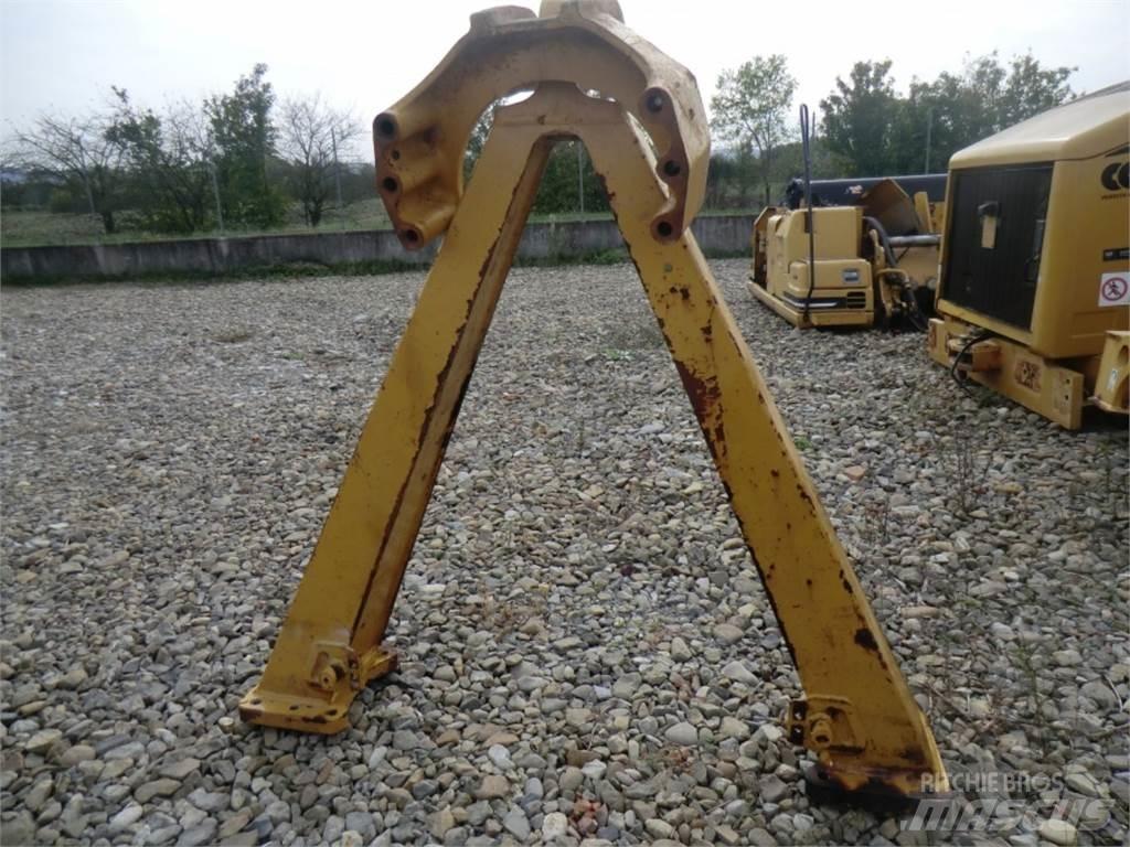 CAT 735 Ramy i zawieszenie