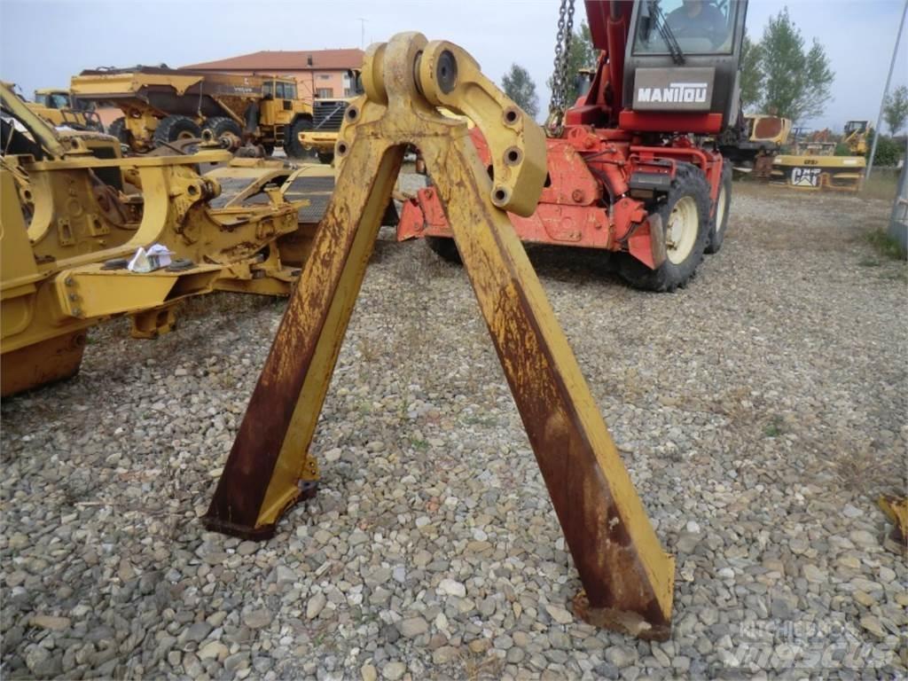 CAT 735 Ramy i zawieszenie