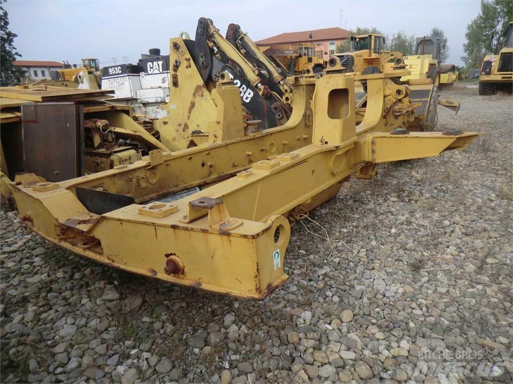 CAT 735 Ramy i zawieszenie