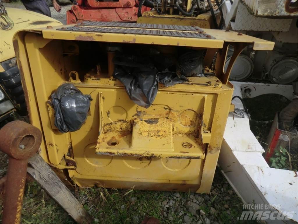 CAT 735 Ramy i zawieszenie