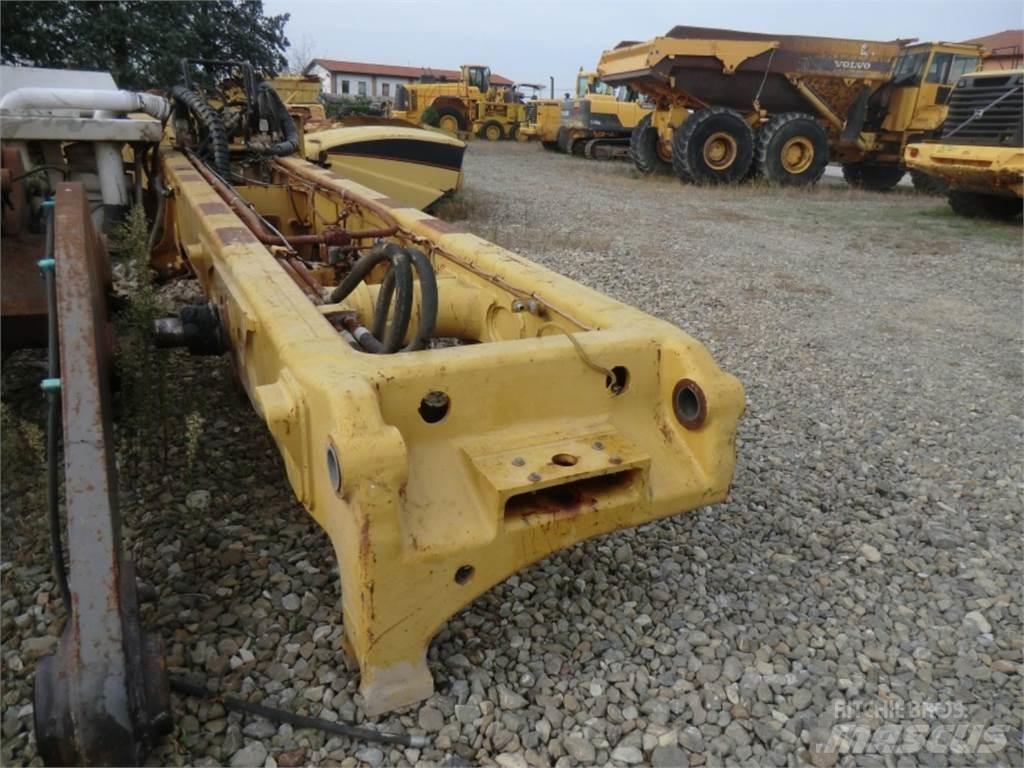 CAT 735 Ramy i zawieszenie