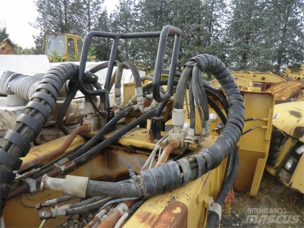 CAT 735 Ramy i zawieszenie
