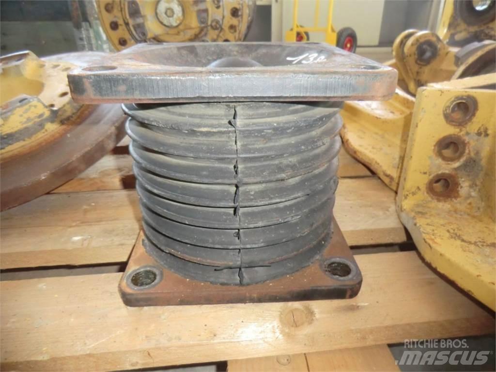 CAT 735 Ramy i zawieszenie