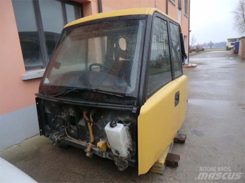 CAT 735 Ramy i zawieszenie