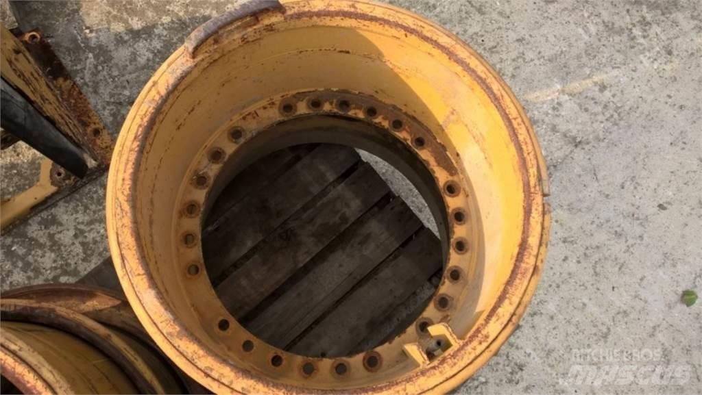 CAT 735 Maszyny budowlane - Inne