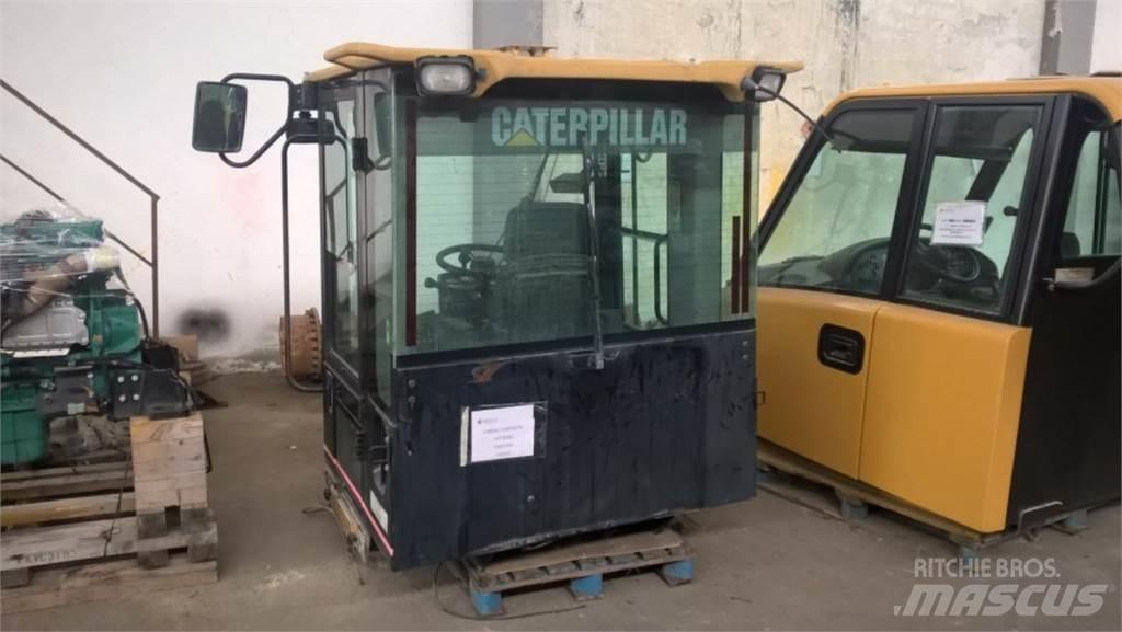 CAT 928G Ramy i zawieszenie