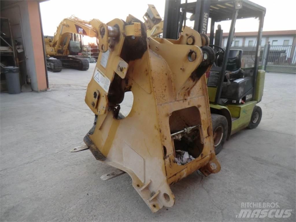 CAT 928G Ramy i zawieszenie