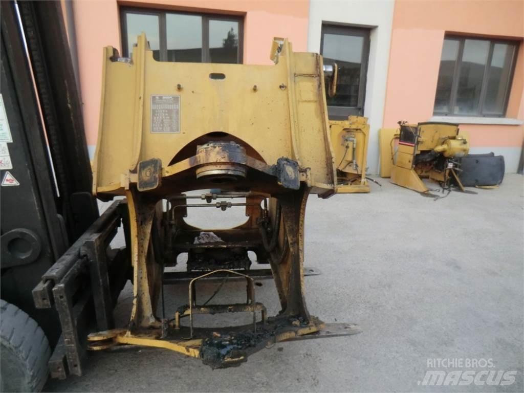CAT 928G Ramy i zawieszenie