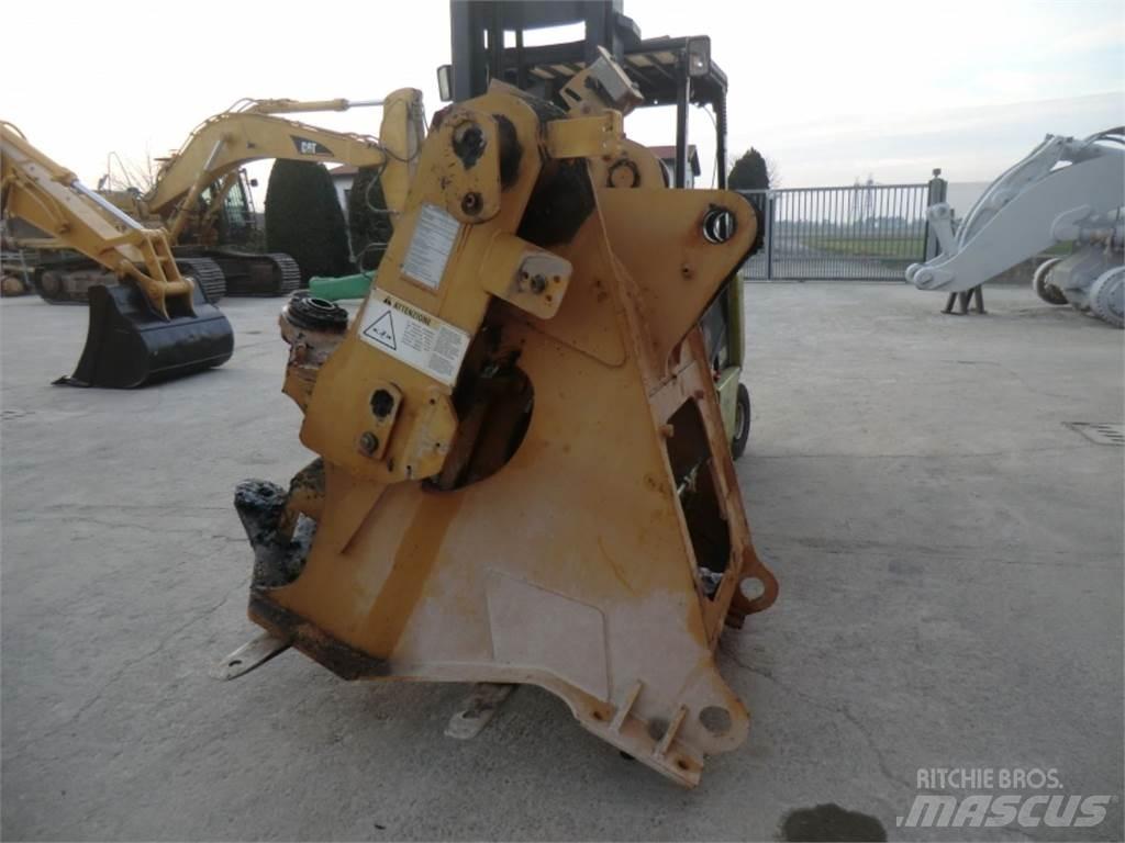 CAT 928G Ramy i zawieszenie