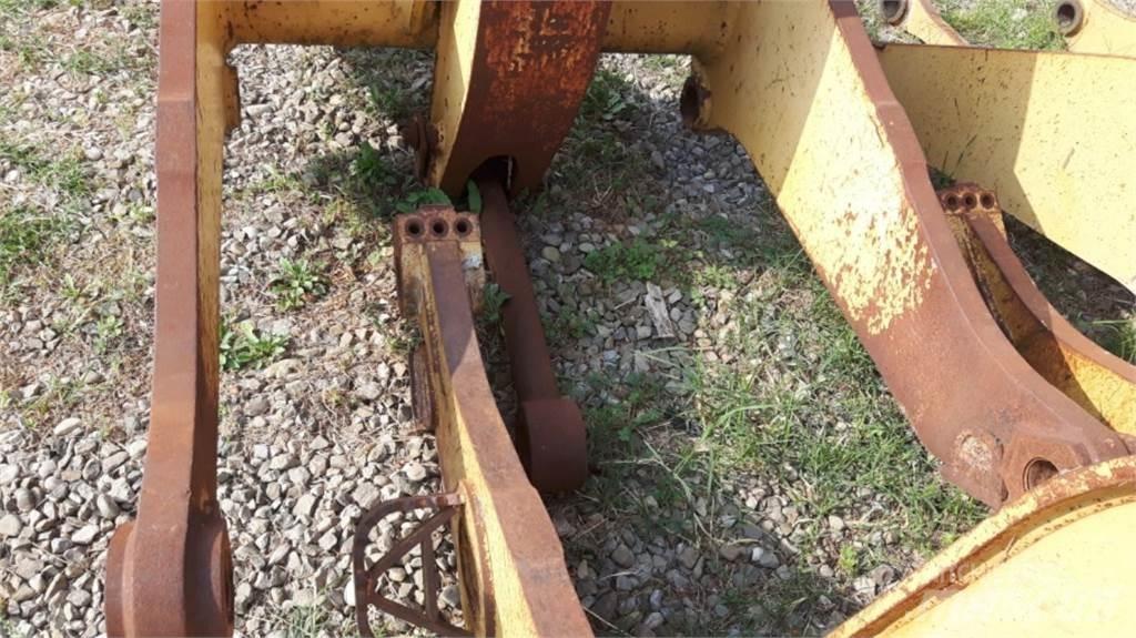 CAT 953 Ramy i zawieszenie
