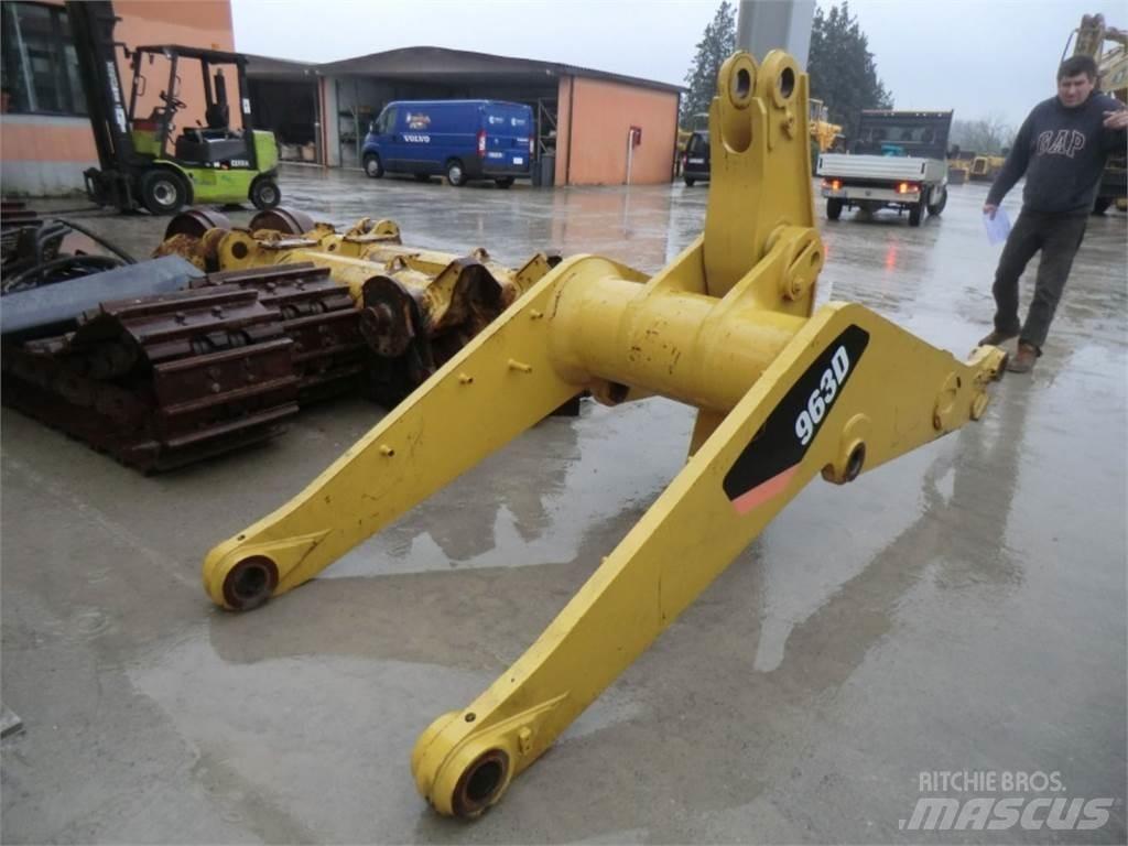 CAT 963D Ramy i zawieszenie