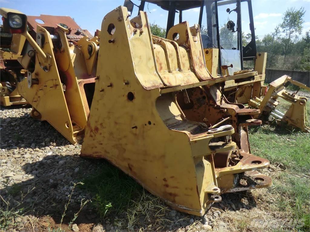 CAT 963D Ramy i zawieszenie